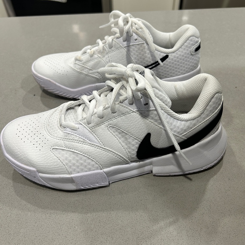 Nike tennis shoes